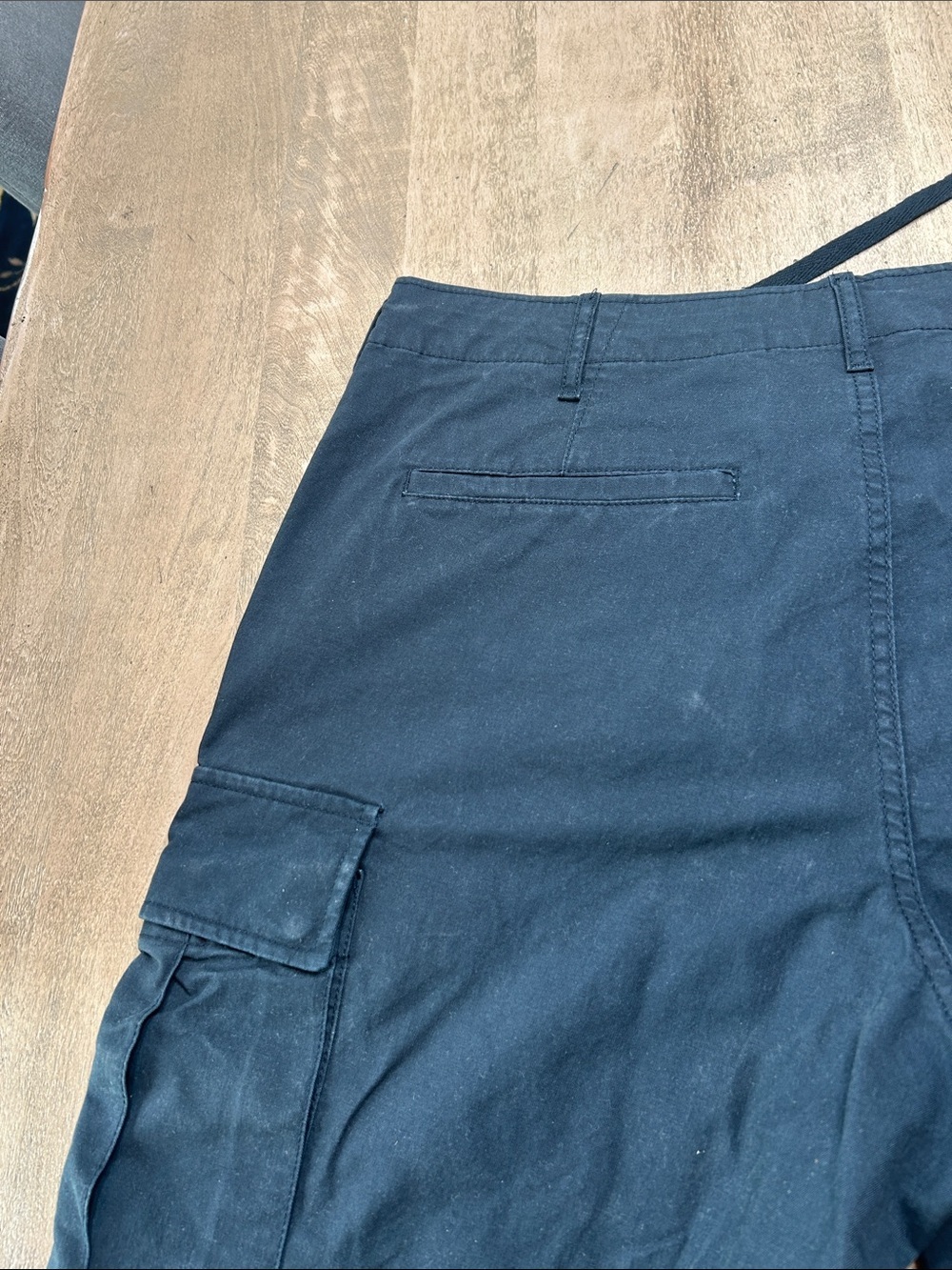 Uniqlo Men's Cargo Pants in Navy Blue Medium - Picture 7 of 10